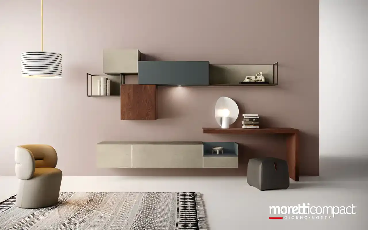 Soggiorno Kosmos KC108 Moretti Compact con piano studio in rovere scuro sotto pensili ardesia