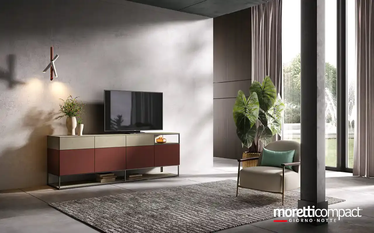 Madia Kosmos KM302 Moretti Compact con frontali porpora e piedi metallici sotto la TV