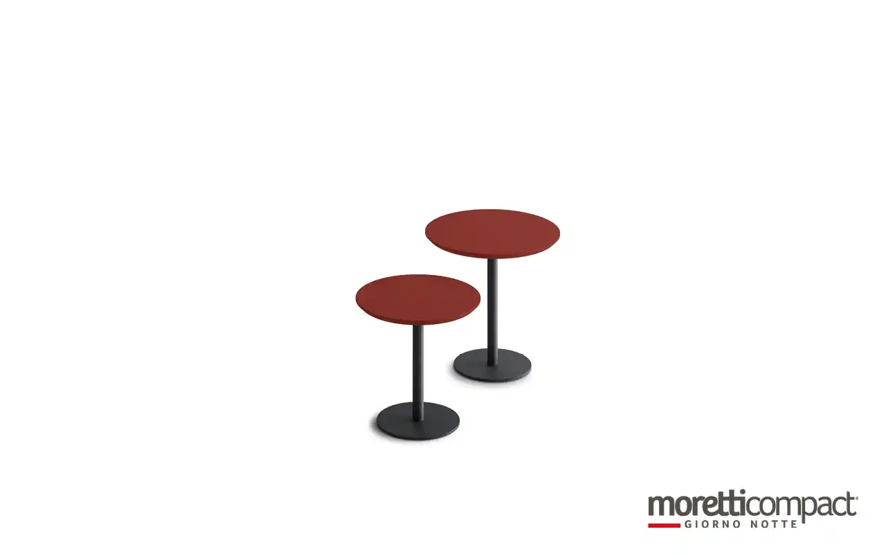 Due tavolini rotondi Moretti Compact con base nera in metallo e piano rosso