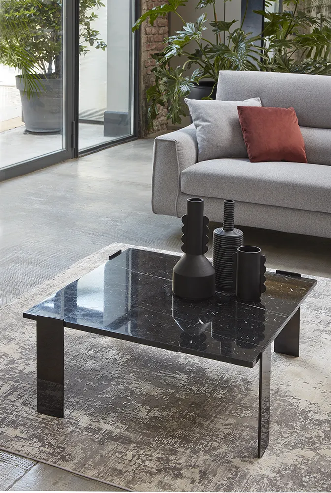 Tavolino Melbourne Rosini con piano in marmo nero lucido