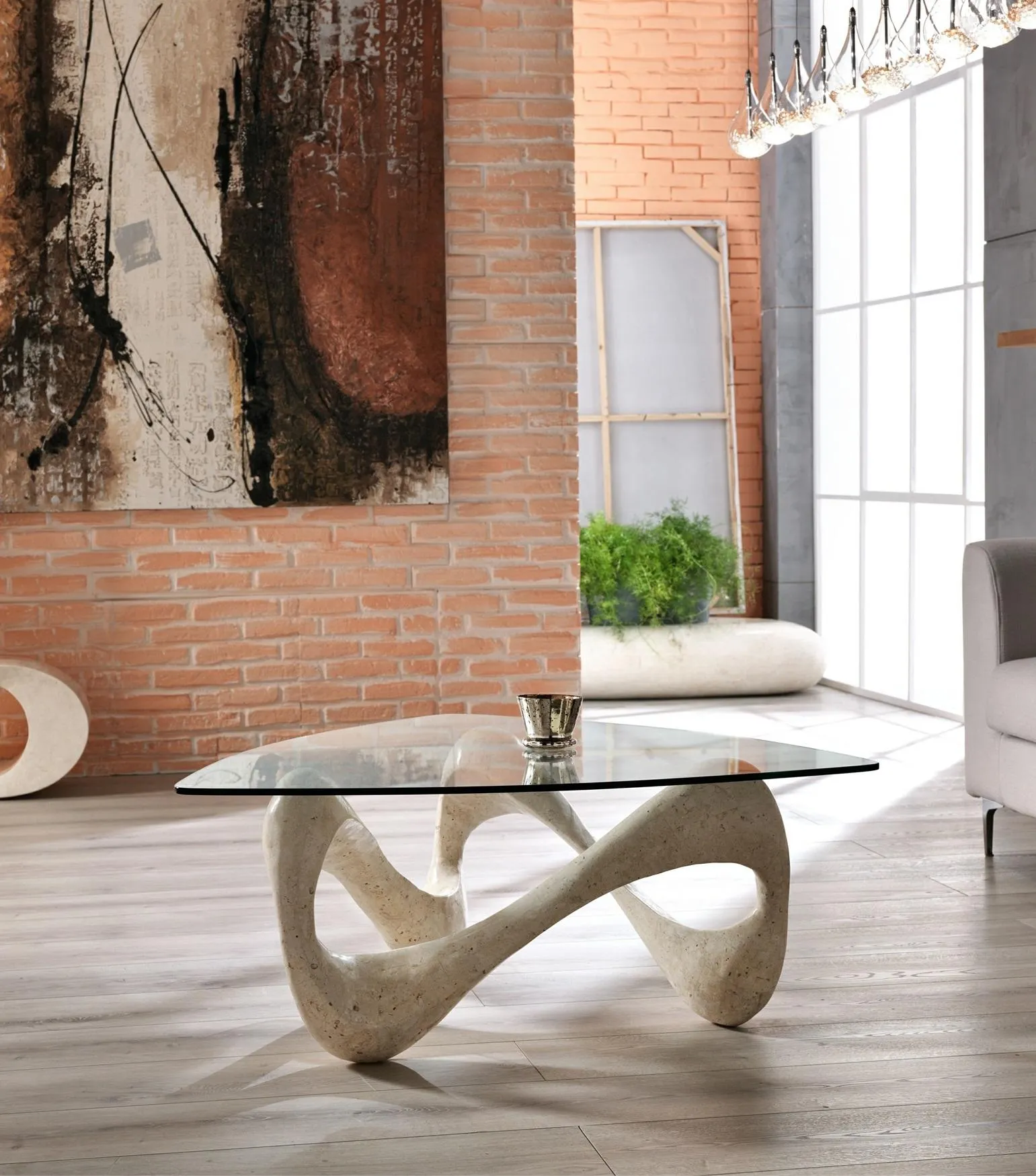 Tavolino Tetris Stones beige in un loft con parete di mattoni