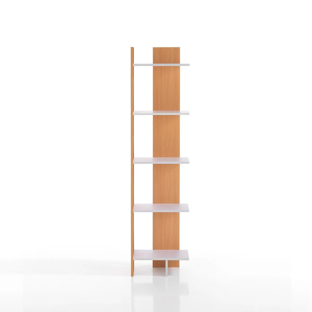 Libreria Tower-A Tomasucci con ripiani in rovere e oggetti