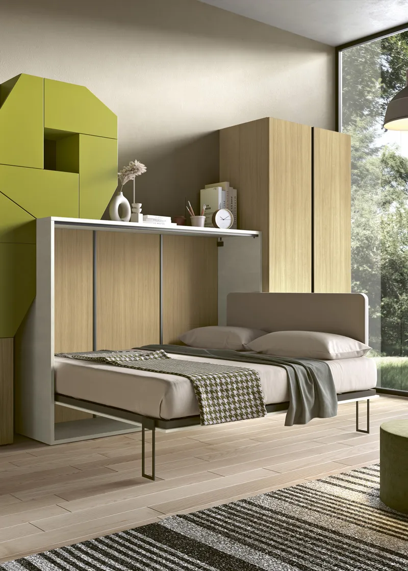 Letto Orizzontale 2B Italia aperto sotto pensili e colonne