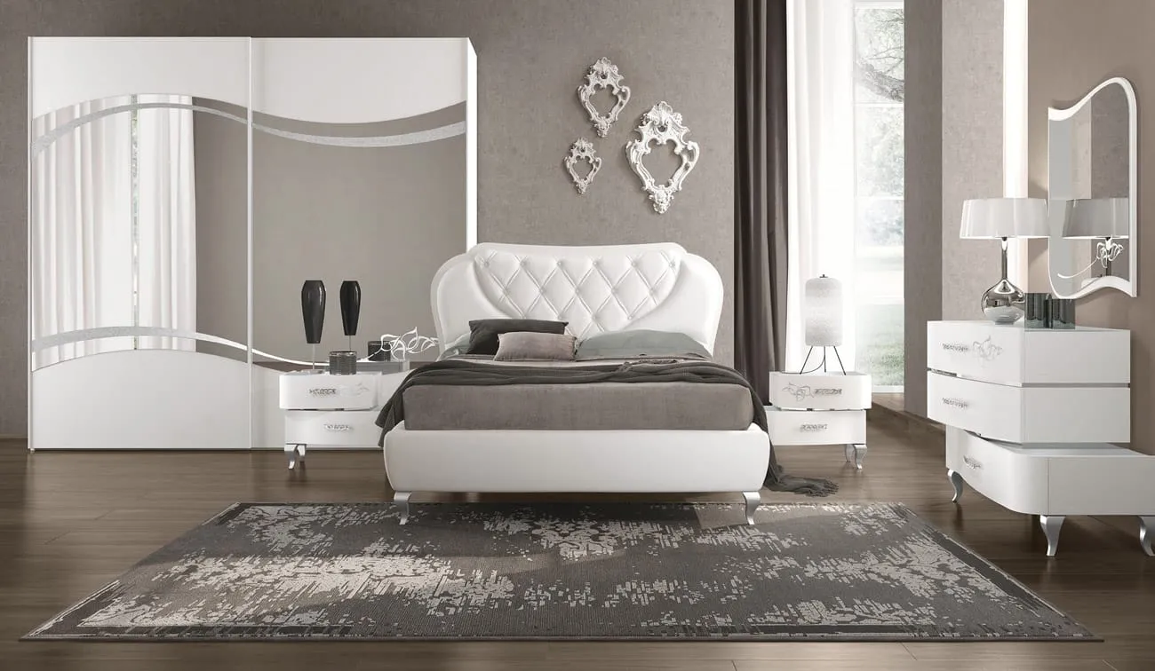 Camera con letto Smeraldo Adriatica bianco e armadio scorrevole