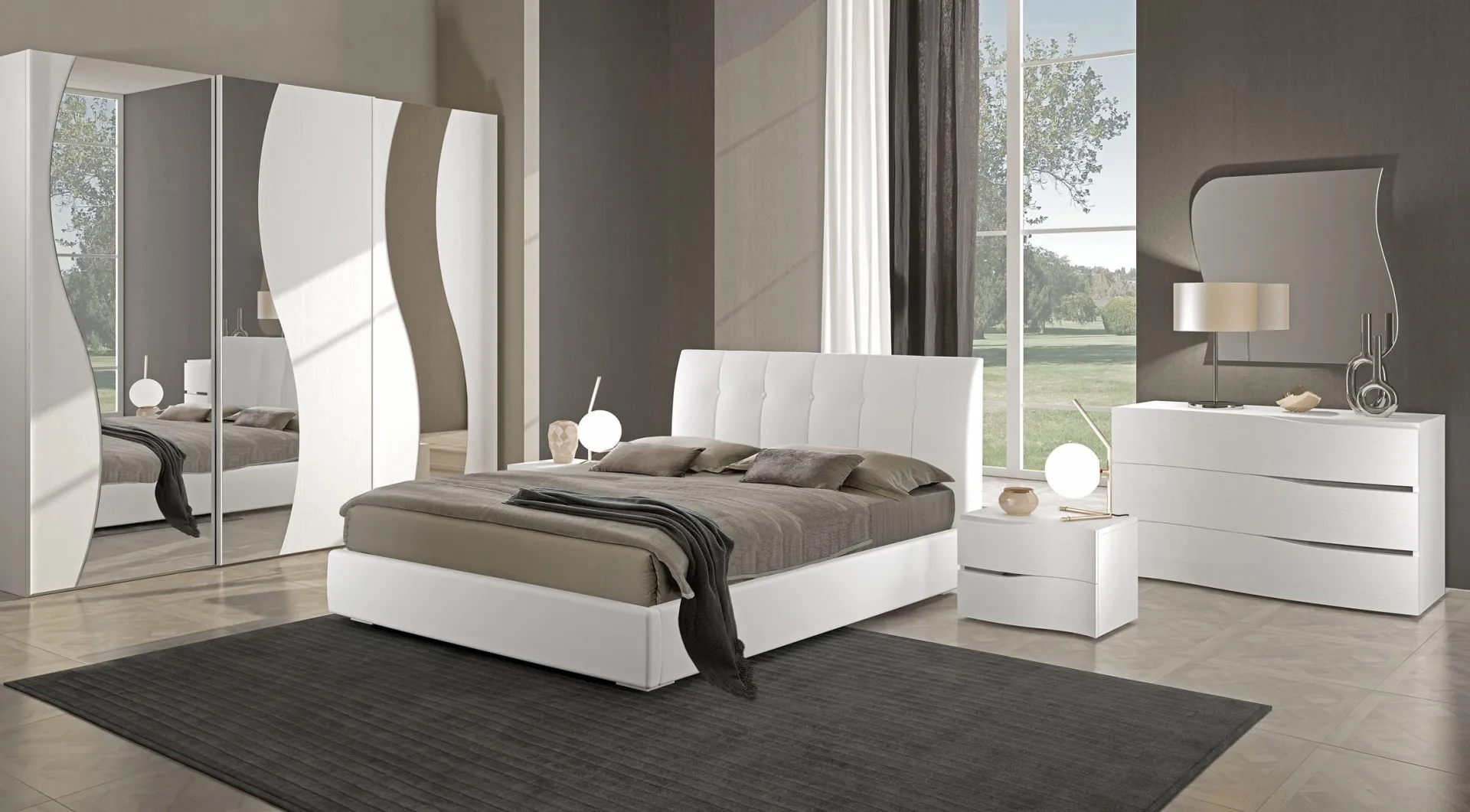 Letto Cristiana Adriatica bianco con armadio a specchio curvo