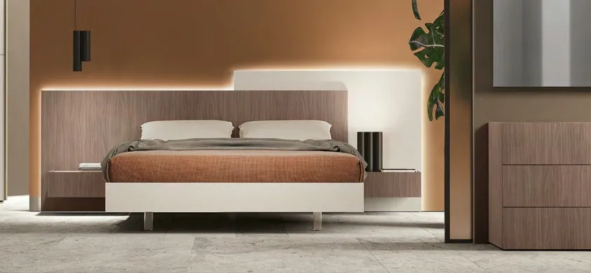 Letto Spazio Range Adriatica con testata in noce e comodini sospesi illuminati