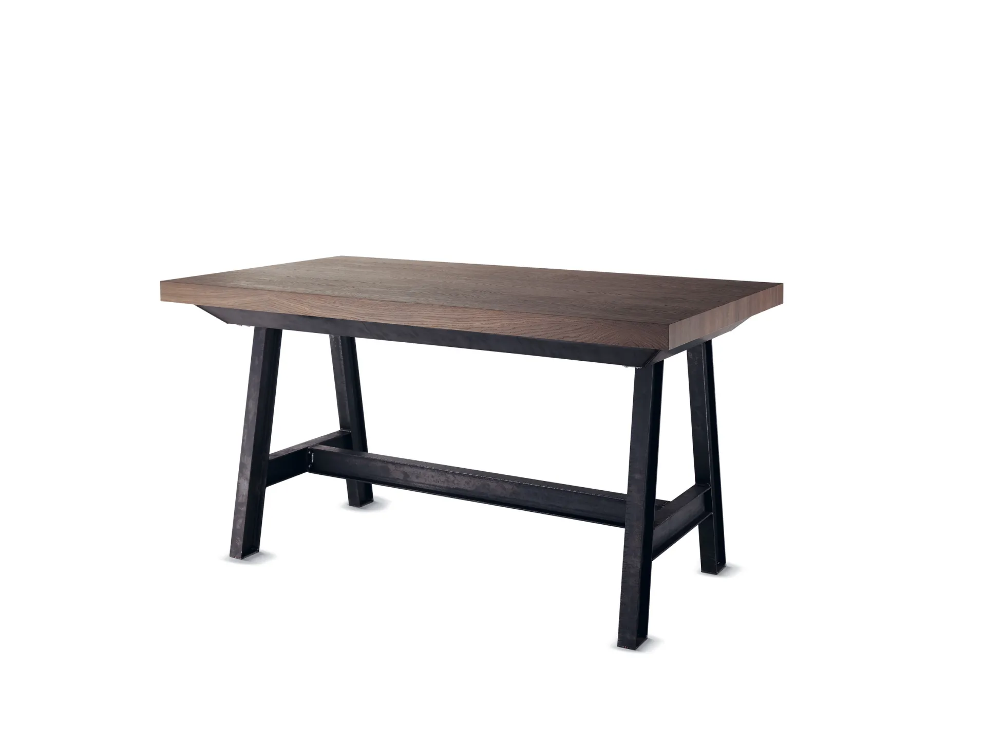 Misfit Table Scavolini su fondo bianco, con piano in legno scuro e cavalletti in metallo