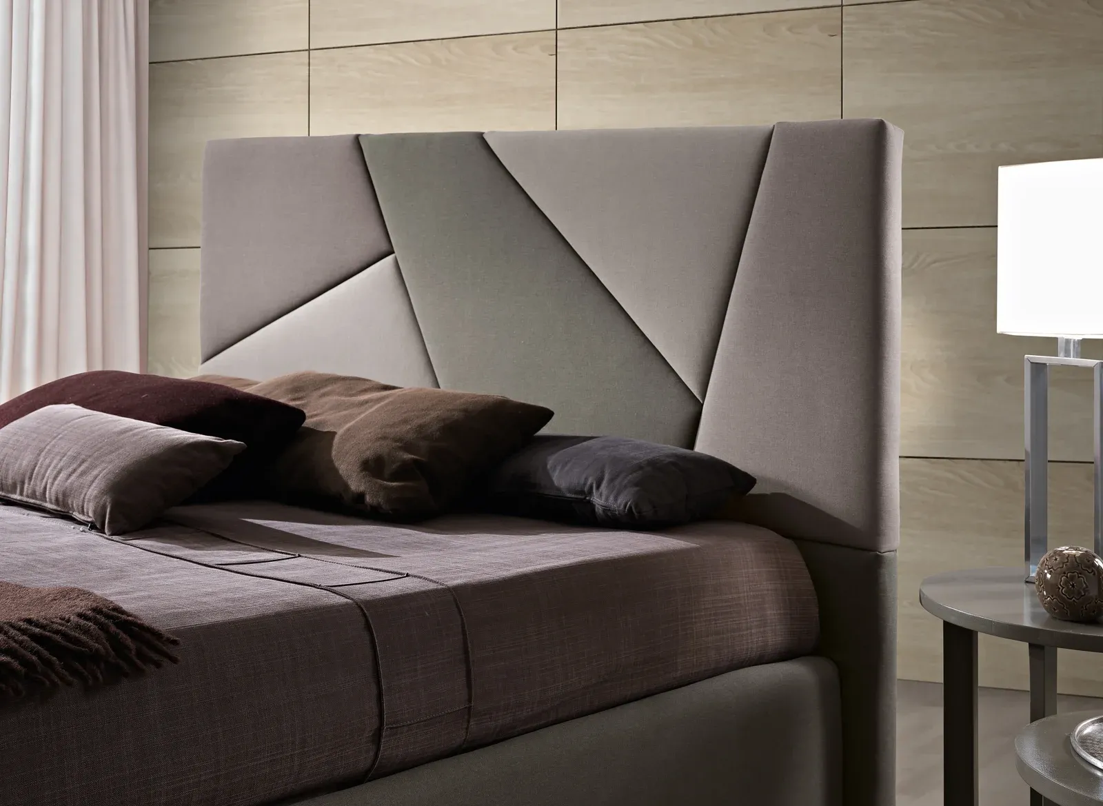 Altra ambientazione di Letto imbottito Tetris Artigiana Letti, vista frontale