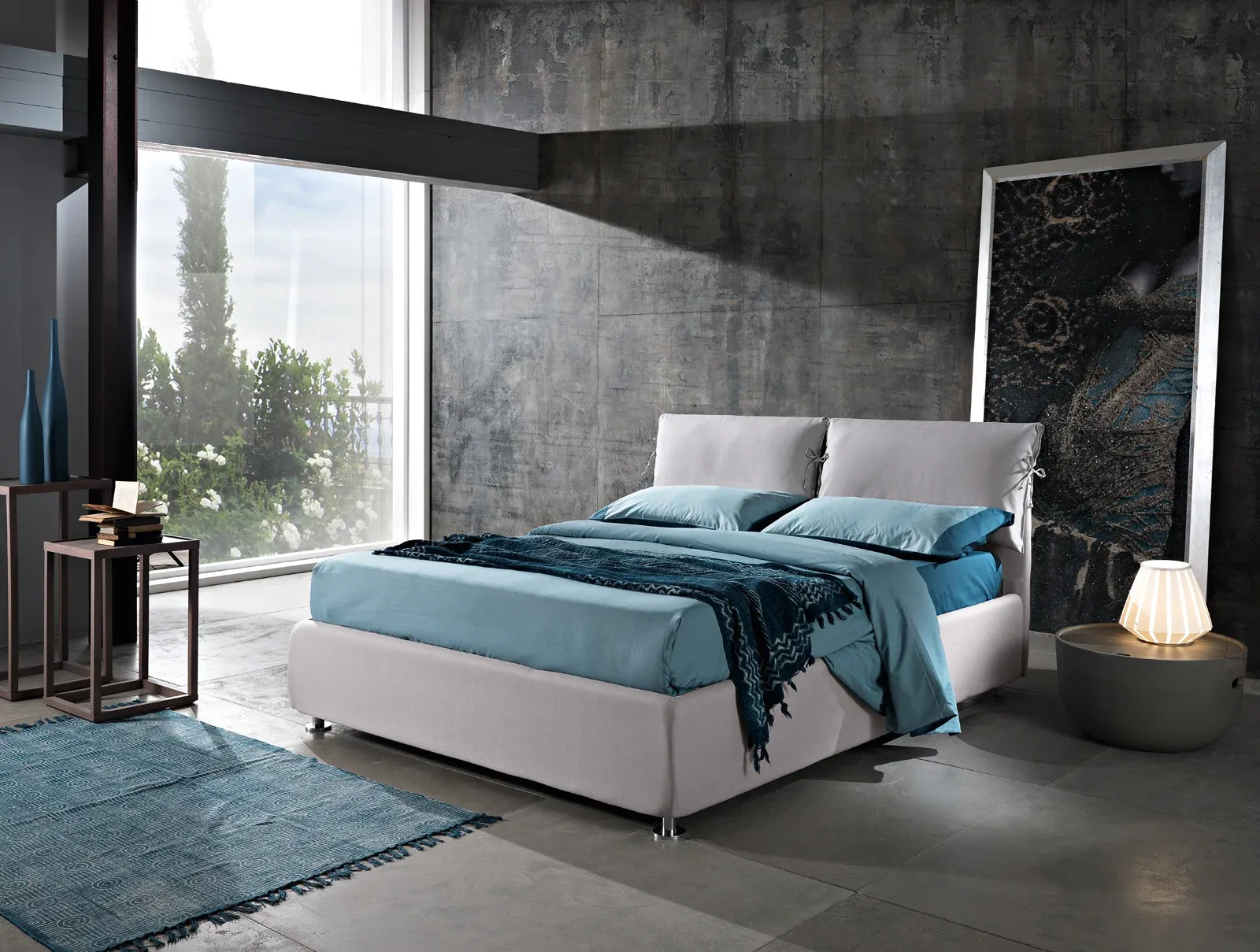 Letto imbottito Viola Artigiana Letti in una camera da letto arredata
