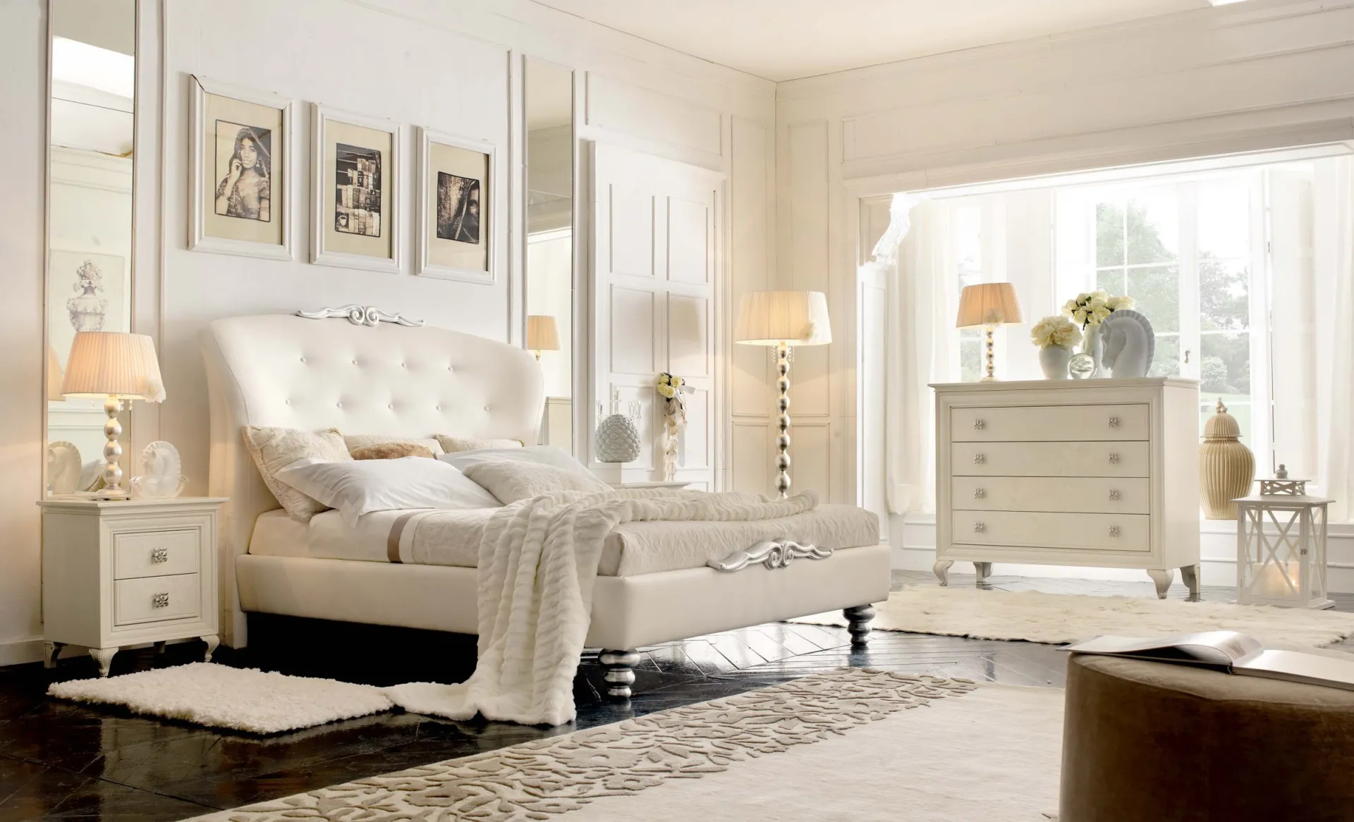 Camera La Vie en Rose con letto Chloé Avenanti in ecopelle bianca e comò bianco
