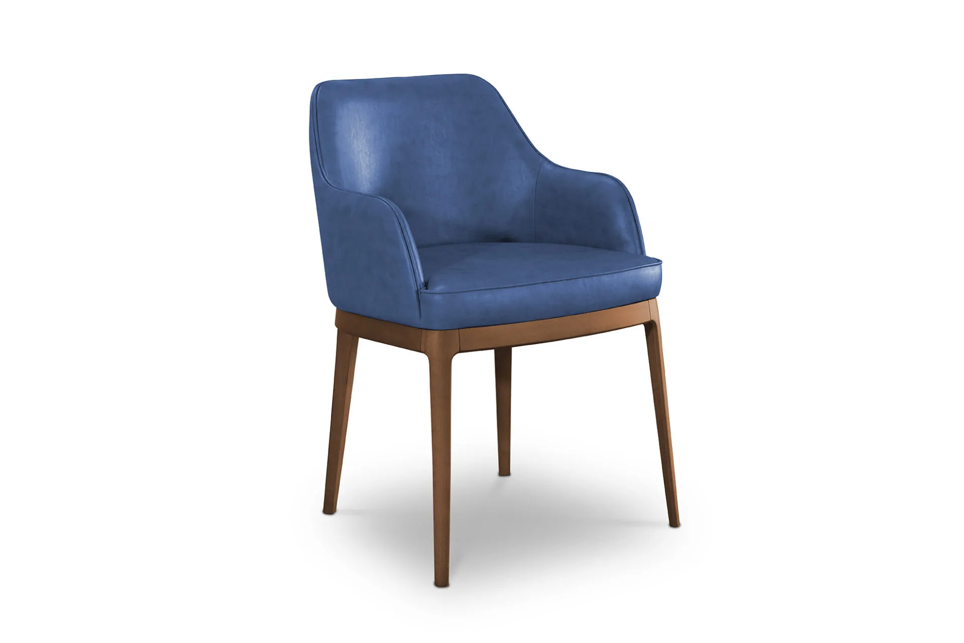 Poltroncina Tosato 50.47 blu con gambe in faggio, vista di tre quarti