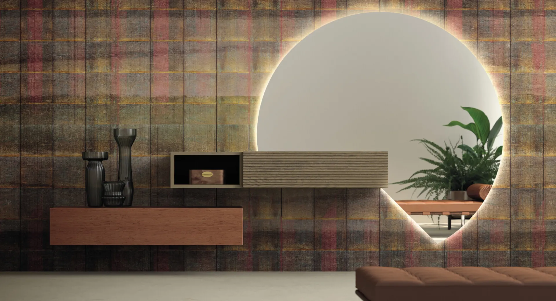 Contenitori sospesi Zero.16 Devina Nais in rovere e terracotta sotto uno specchio tondo retroilluminato