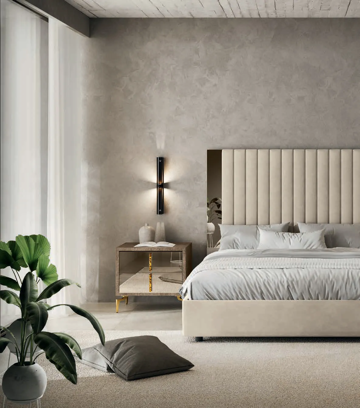 Letto Thea Euro Design beige con comodino a specchio bronzato e lampada a parete