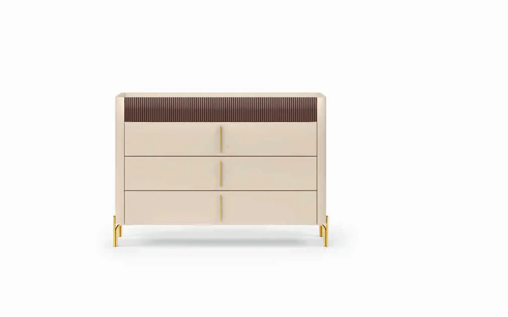 Comò Camilla Euro Design su fondo bianco con piedi oro
