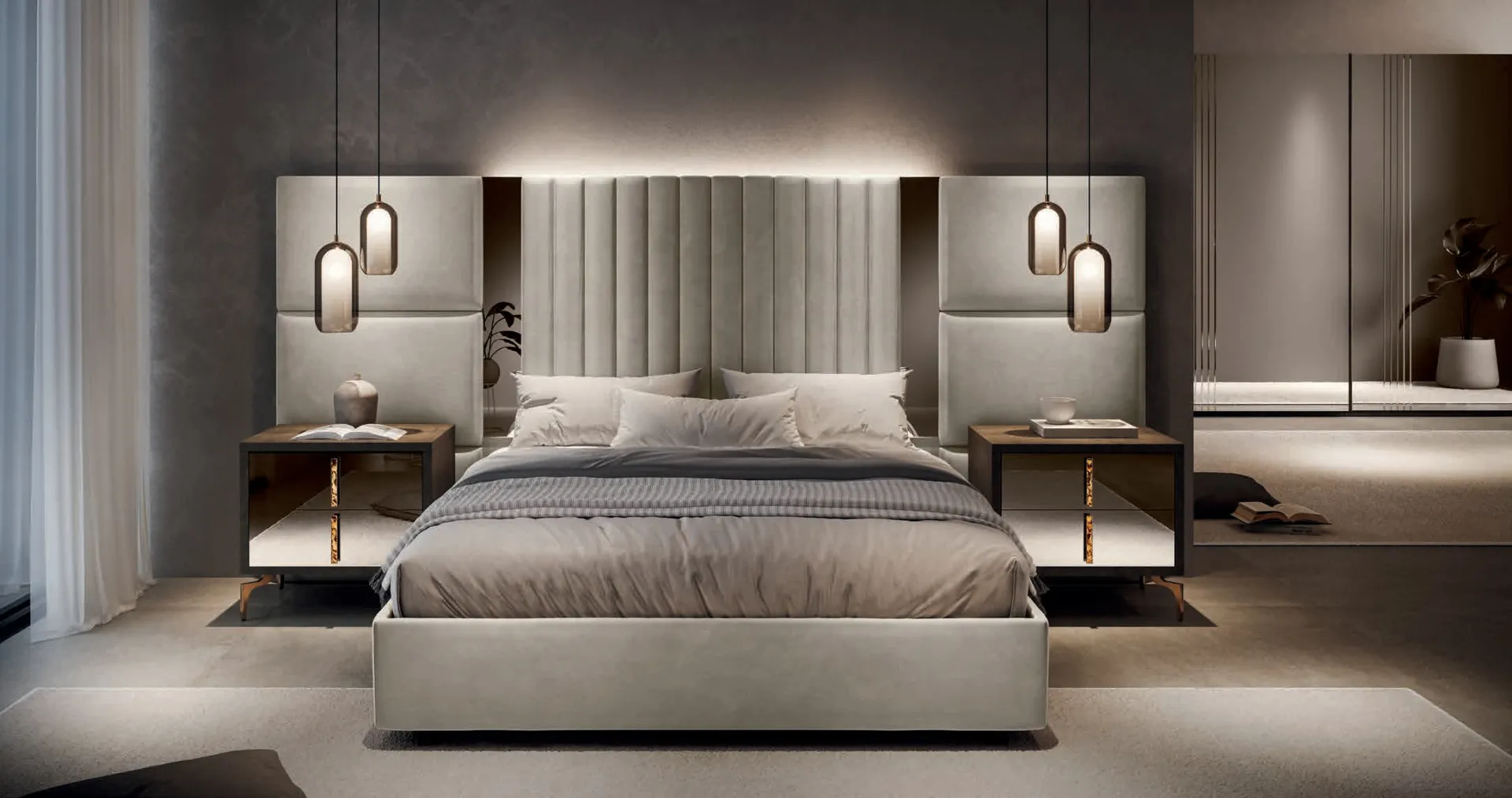 Letto imbottito Thea Euro Design in velluto beige con boiserie e comodini a specchio