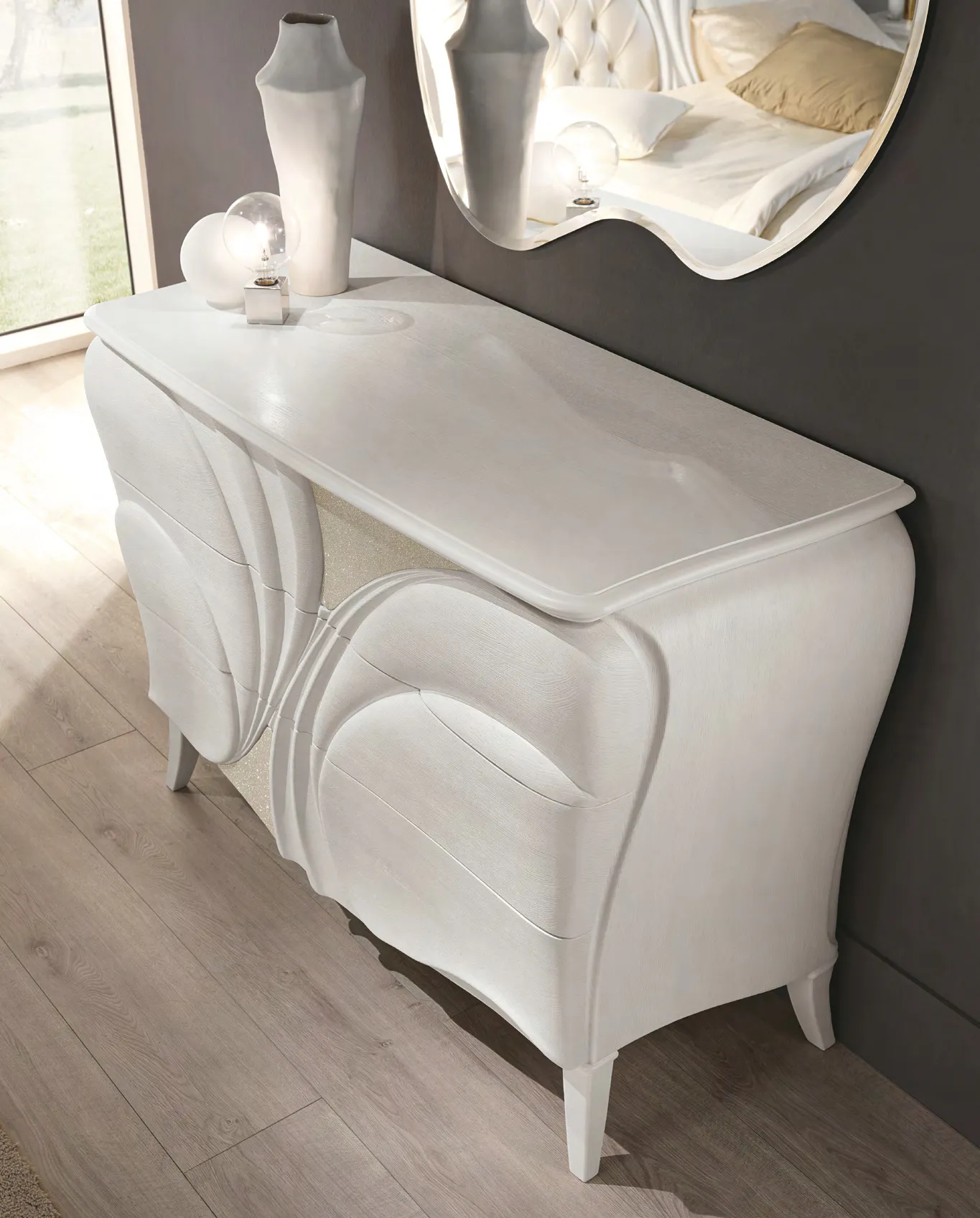 Comò Fiocco Euro Design con inserto madreperla e specchiera molata
