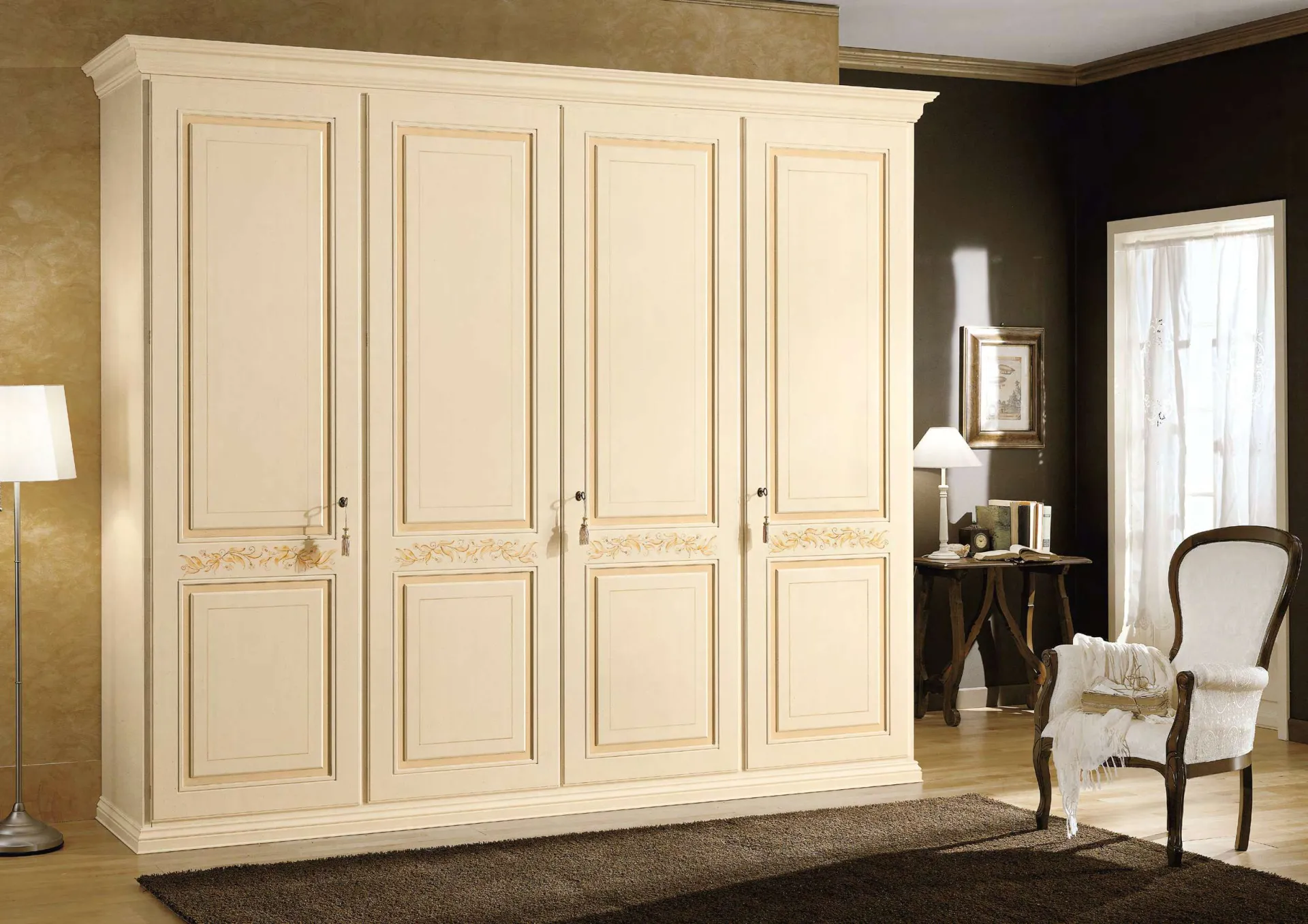 Armadio classico Veronese Euro Design a quattro ante patinato