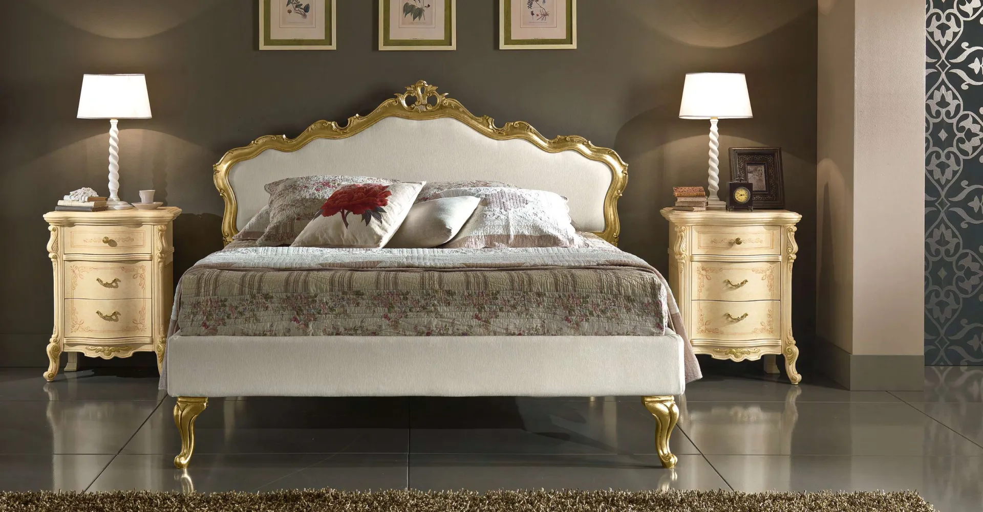 Letto Argo Euro Design in foglia oro con comodini Bellini