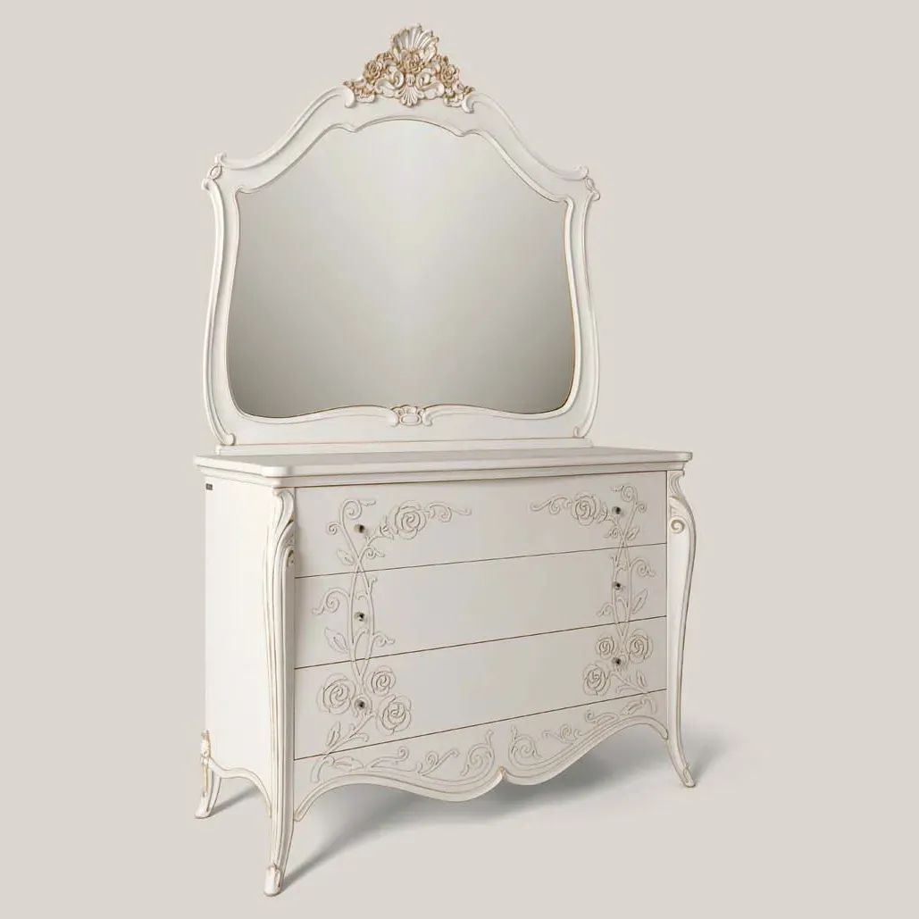 Specchiera con fregio dorato Opera Francesco Pasi su comò laccato bianco con decori, fondo grigio