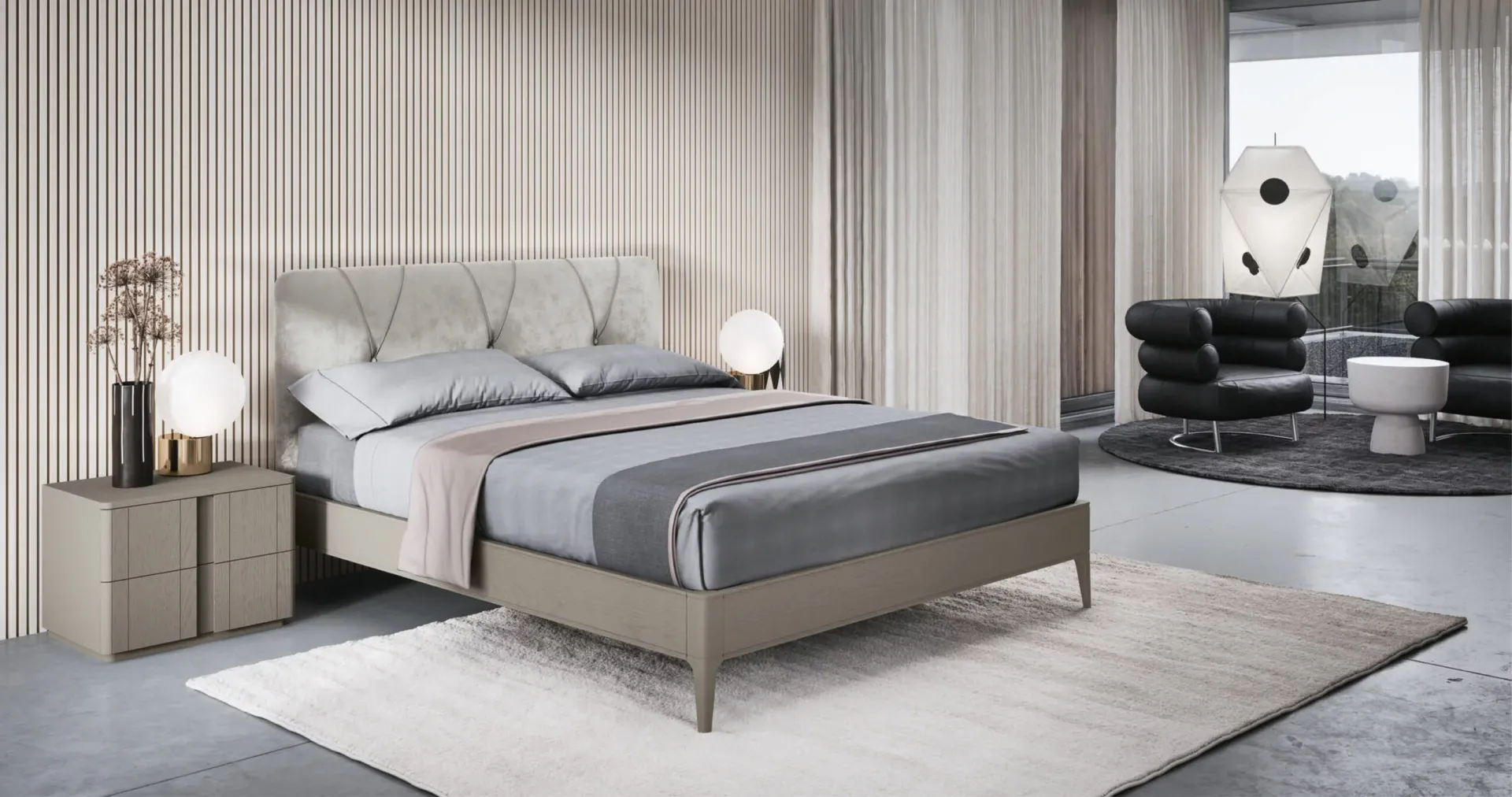 Letto Musa Francesco Pasi con testata modello B vicino a una grande finestra
