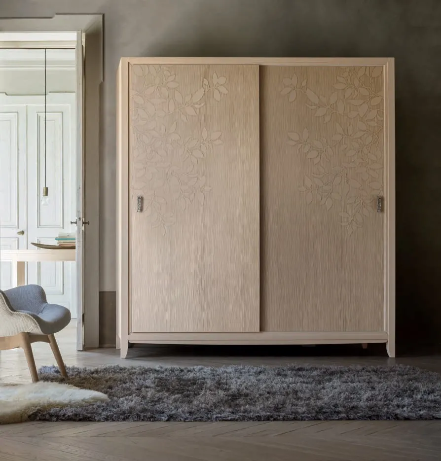 Armadio House Project Imba con ante scorrevoli e decoro foglia