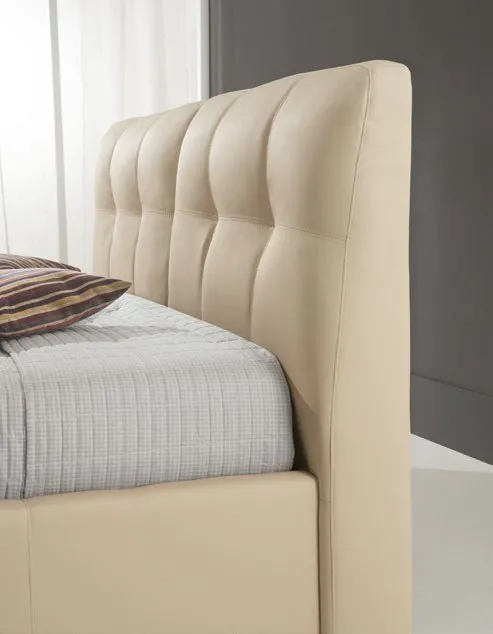 Particolare della testata capitonné del letto Melia Imba