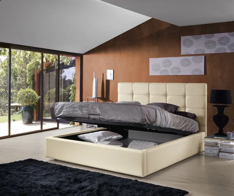 Letto Prima Imba con contenitore aperto in una camera con parete in legno