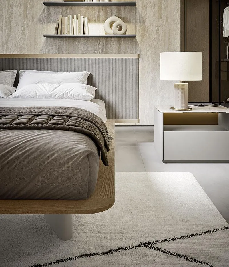 Letto Obice MobilGam con comodino chiaro e lampada