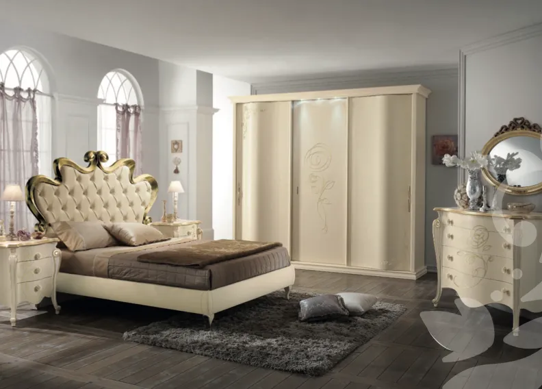 Camera Rose Mobilificio AG patinata a mano P20 con letto capitonné e testiera dorata