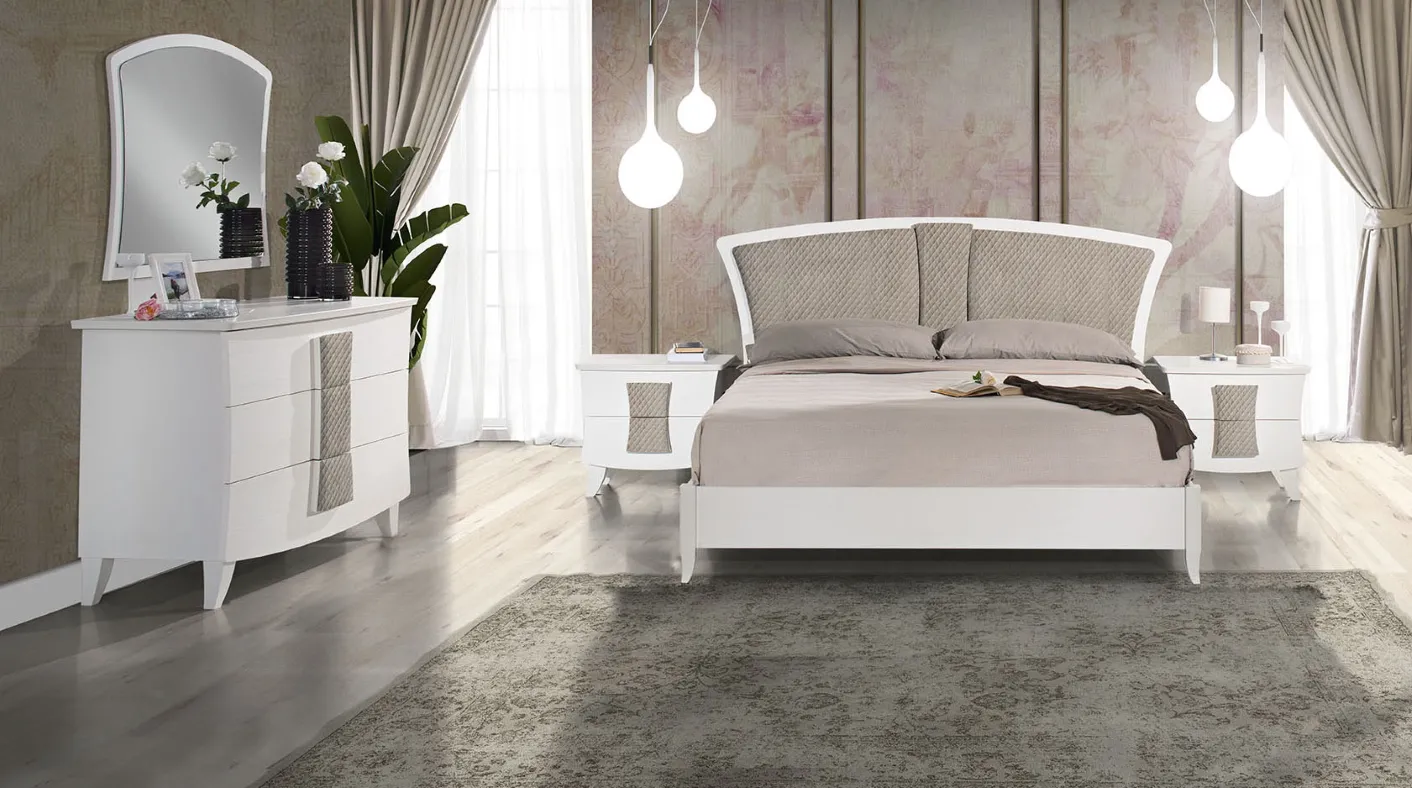 Camera da letto Mary Mobilificio AG con inserti in velluto e testiera imbottita a pannelli