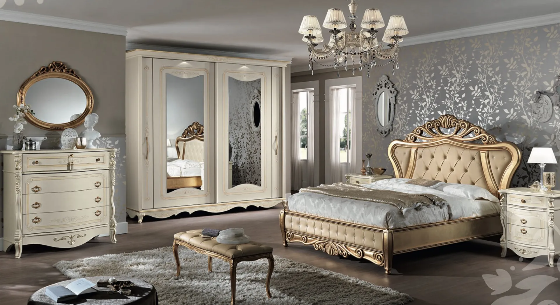 Camera da letto classica Angelica Mobilificio AG con armadio a specchi, comò e letto dorato