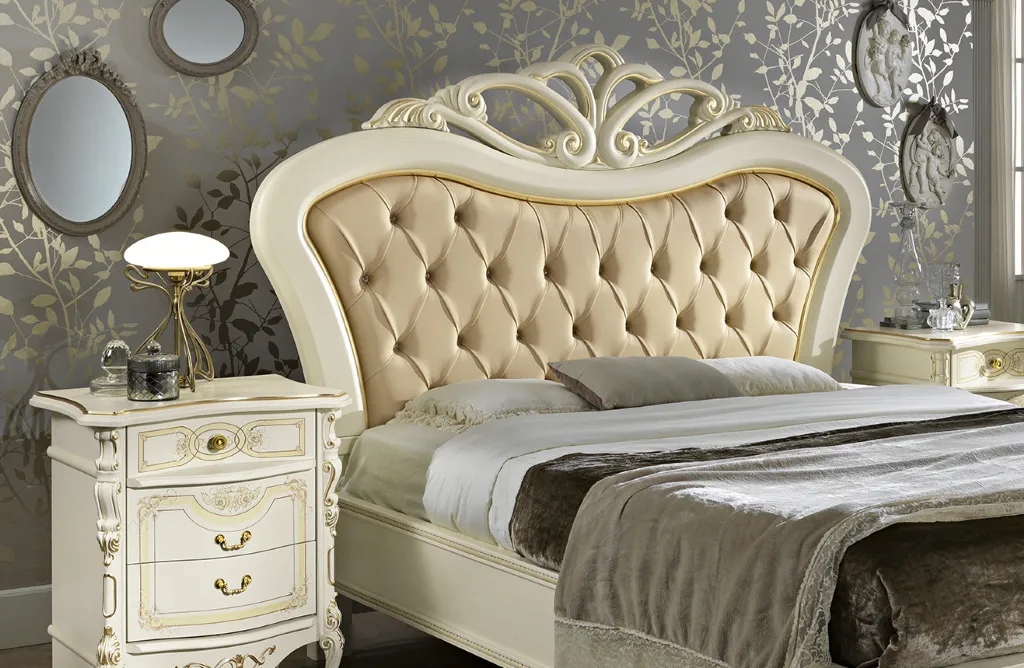 Letto Virginia Mobilificio AG patinato con comodino avorio