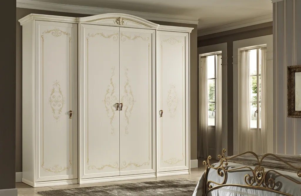 Armadio Camelia Mobilificio AG senza specchi con decori dorati