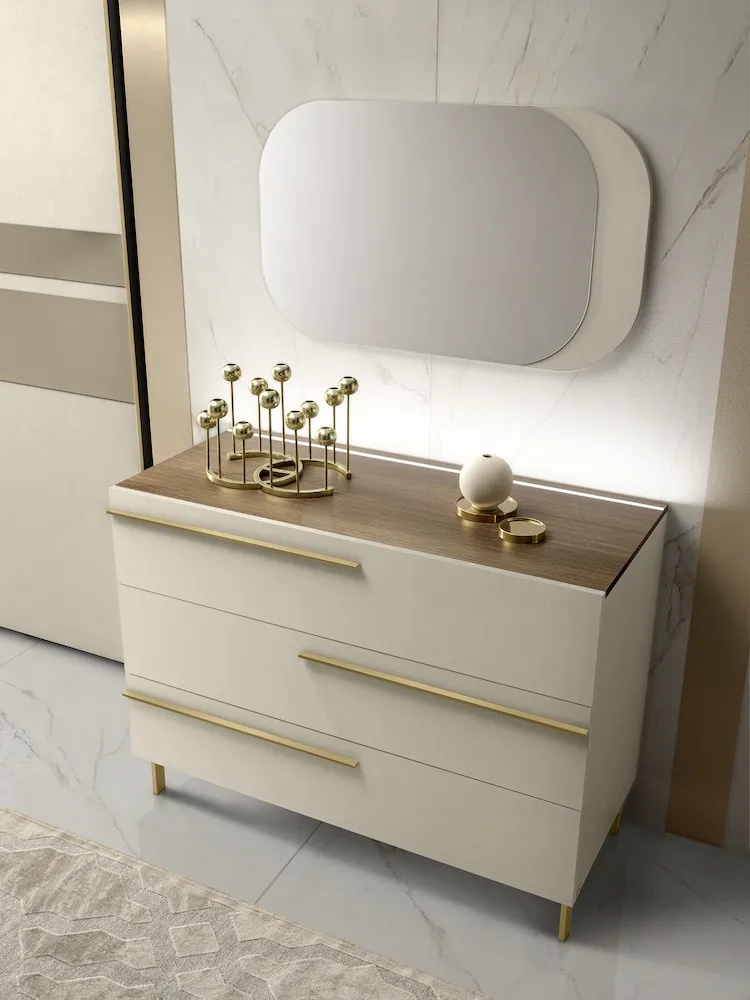 Comò Rosa Luxury Mobilpiù avorio con maniglie oro e specchiera