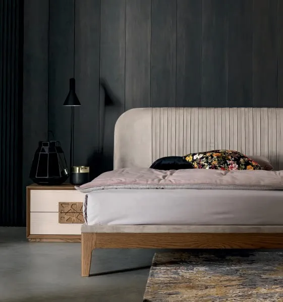 Letto Alba Modo 10 in frassino castagna con comodino Moonlight