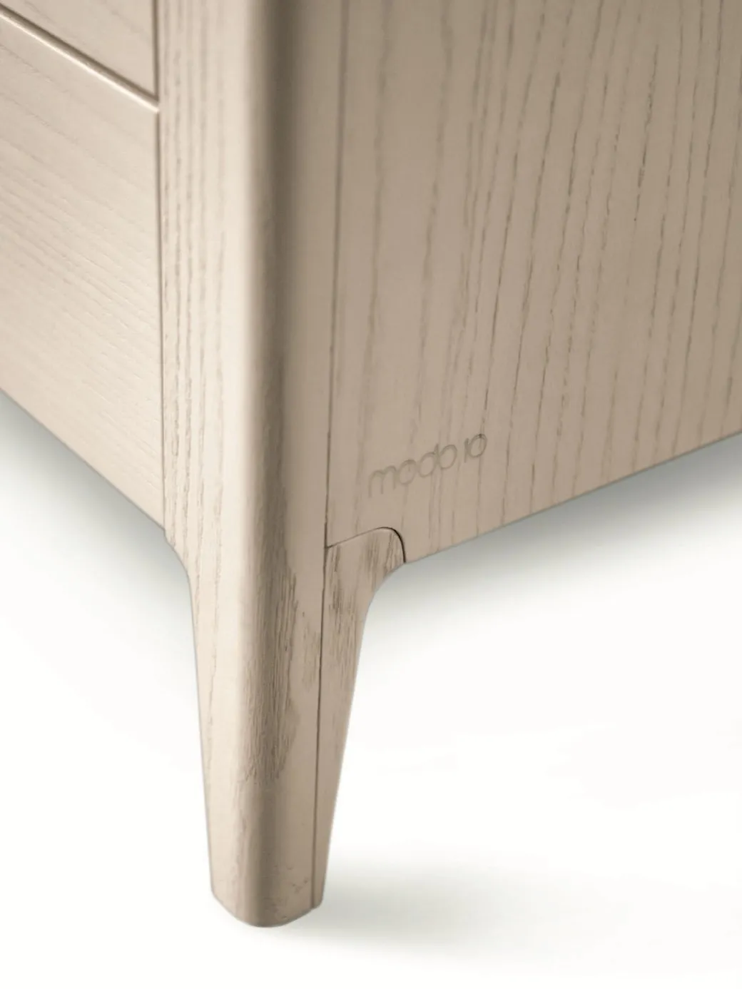 Gamba in legno del comò Moon Modo 10