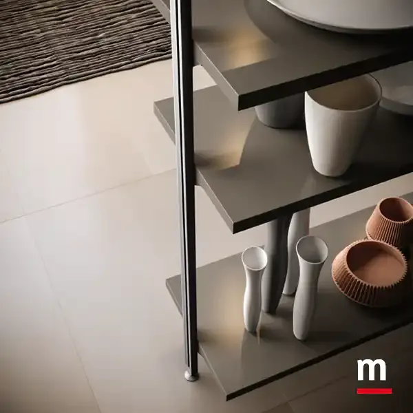 Ripiano con vasi della composizione V325 Moretti Compact