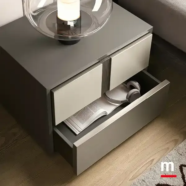 Comodino Cube C12 Moretti Compact con cassetto aperto