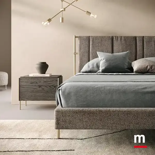 Letto Rigel e comodino Ventura della camera V12 Moretti Compact