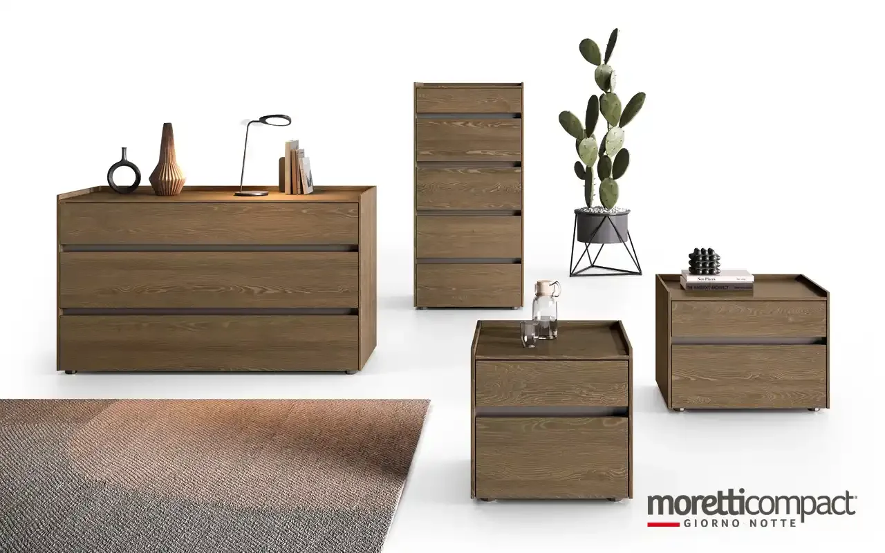 Gruppo notte Brize Moretti Compact con comò, settimino e comodini in legno con gola