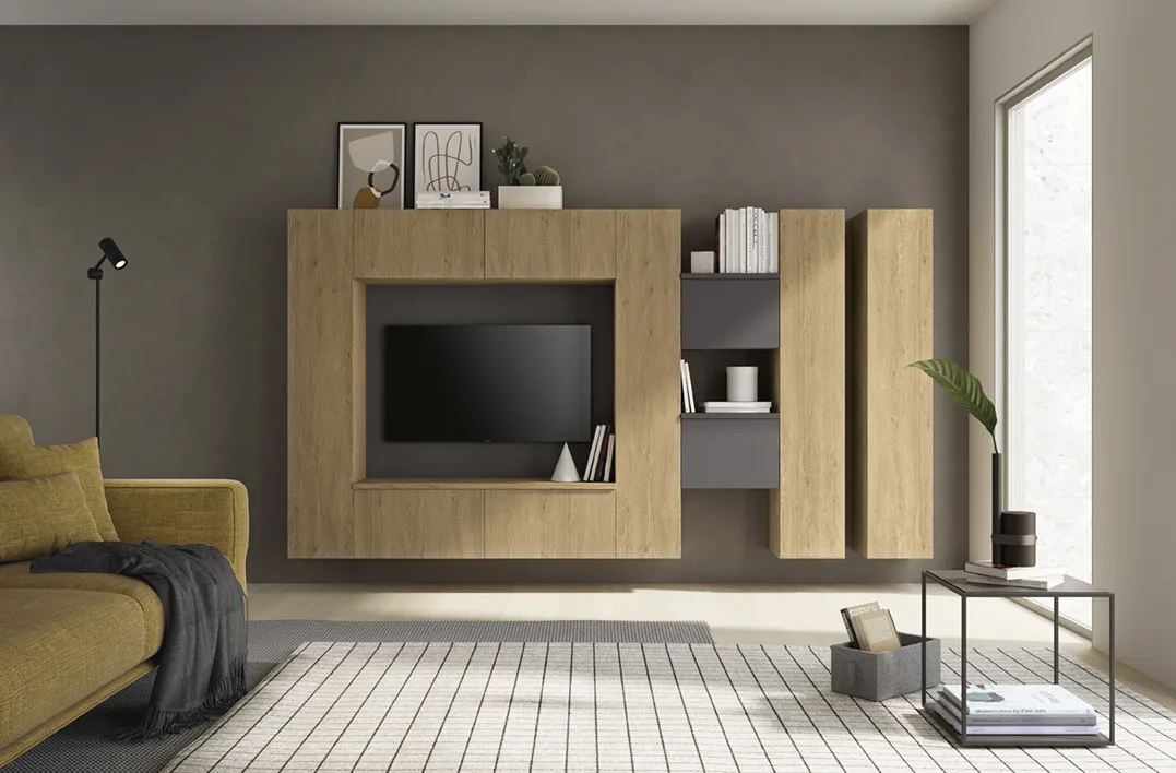 Soggiorno Volo Colombini con telaio porta tv in legno tra colonne e pensili grigi
