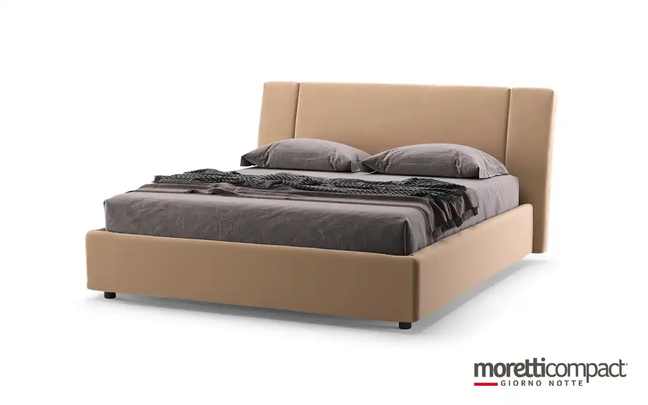 Letto imbottito Vega Moretti Compact color cammello con testata curva