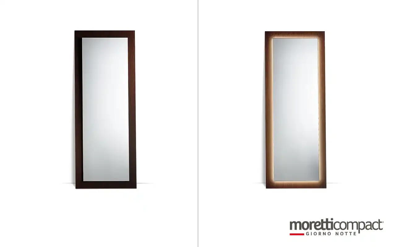 Specchiere su pannello in legno Moretti Compact, senza e con luce LED