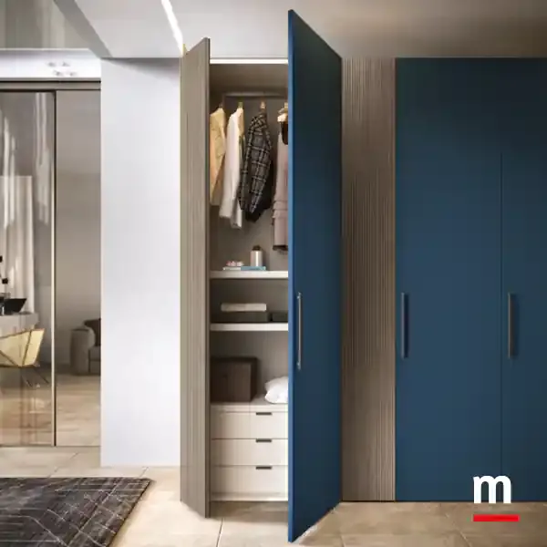 Interno attrezzato dell'armadio Zenith B360 Moretti Compact