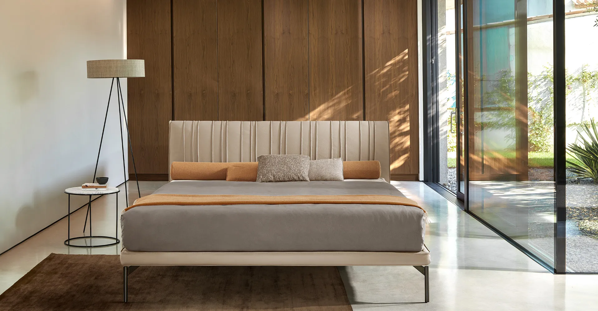 Letto Poseidone Mood Rosini con testata a cuciture verticali