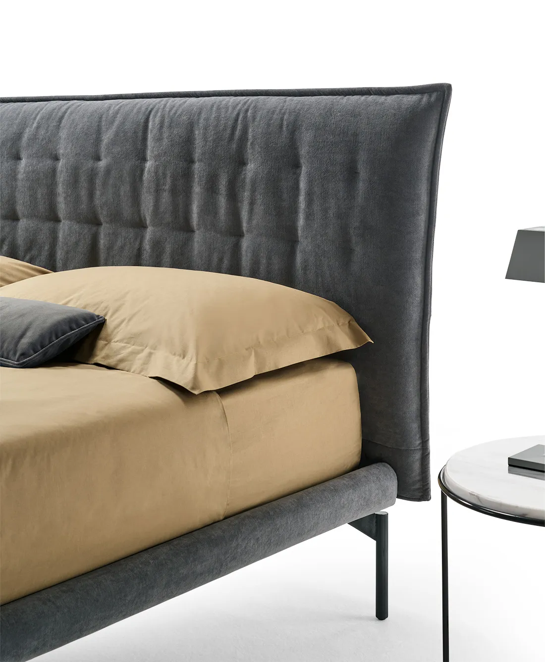 Testata trapuntata del letto Cassiopea Rosini grigio scuro