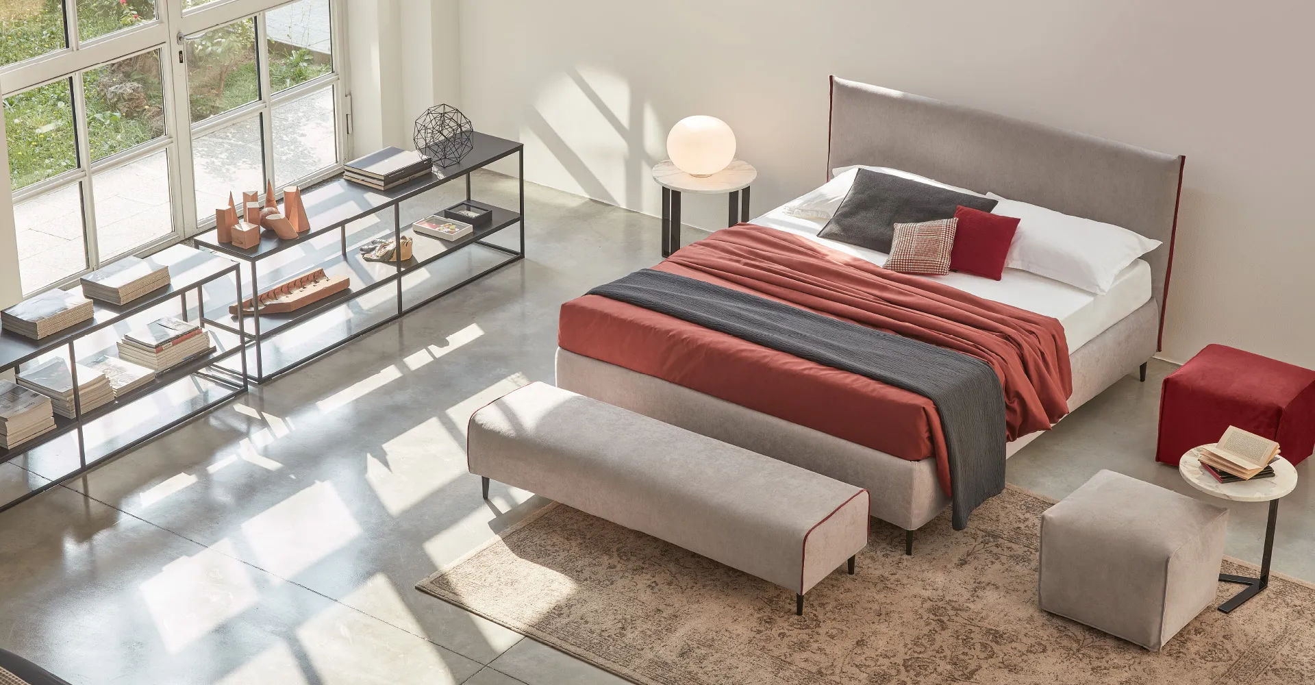 Letto Dionisio Rosini rosso con panca