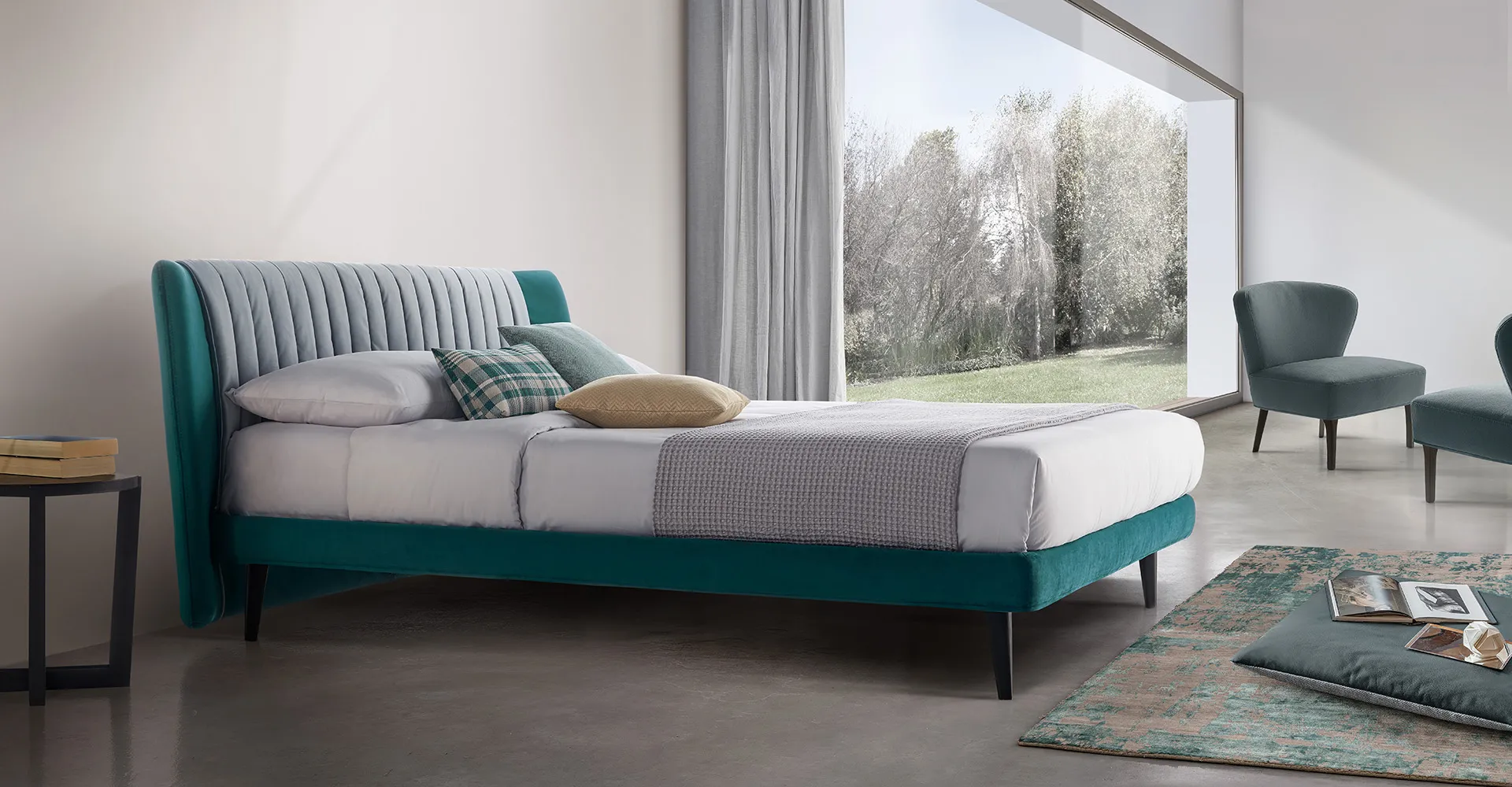 Letto Dafne Rosini verde petrolio in camera