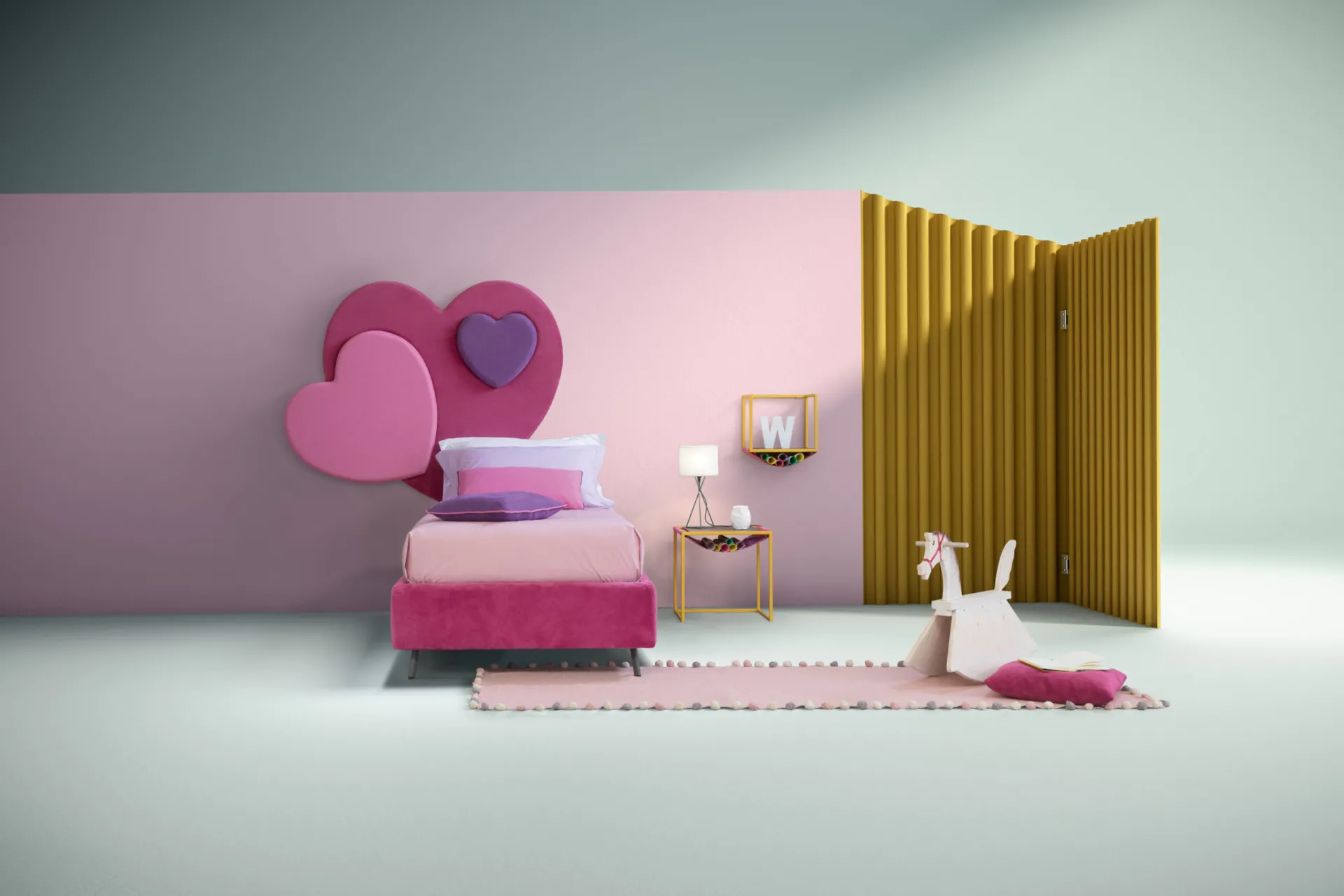 Pannelli a cuore Sweet Samoa rosa e lilla sopra un letto singolo fucsia, in una cameretta