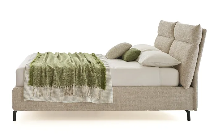 Letto Accordo San Lorenzo su fondo chiaro, vista di tre quarti
